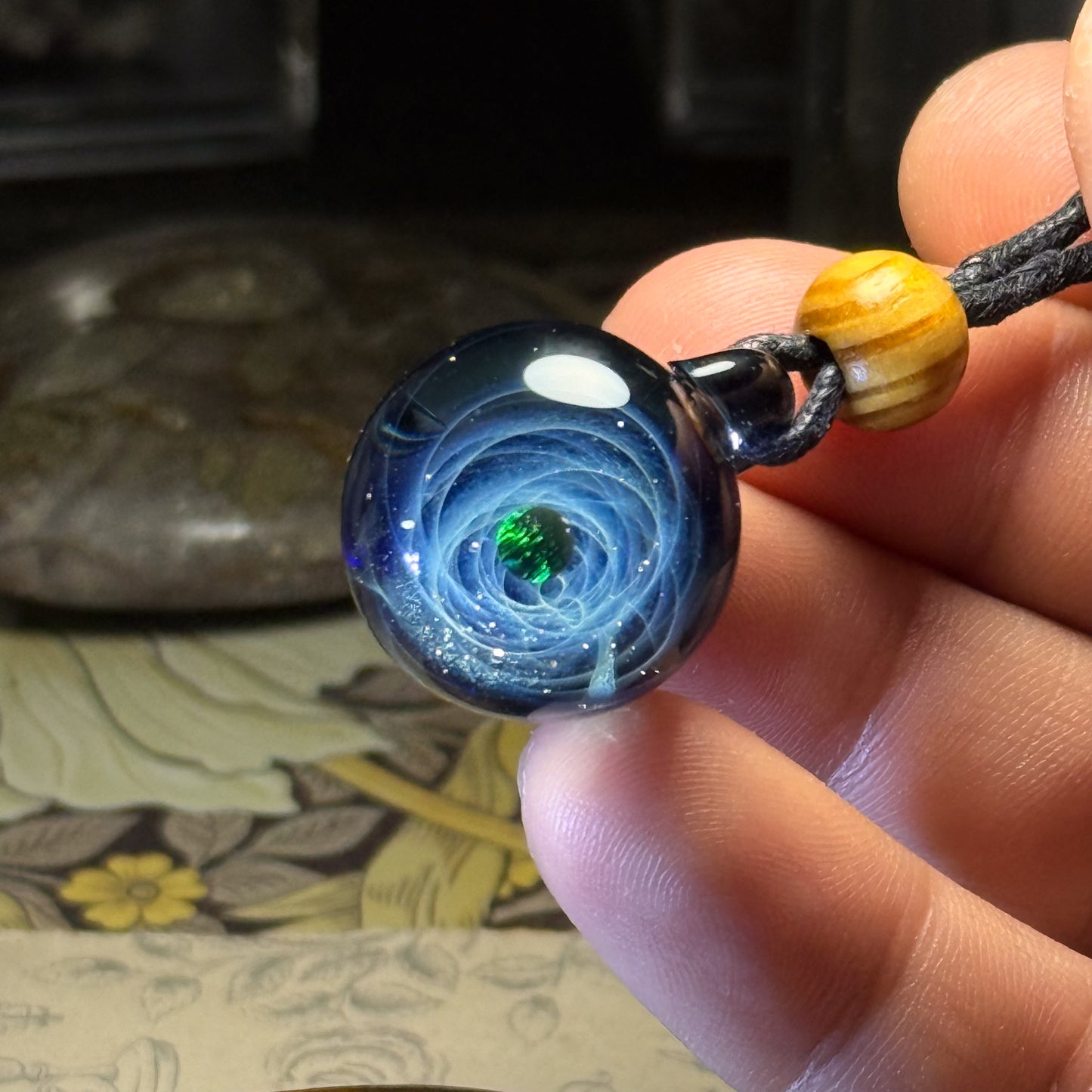 きらめきの宇宙ペンダント #26494