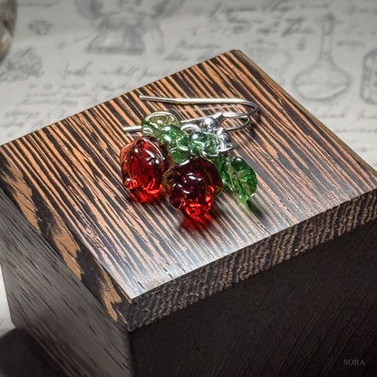 薔薇のアシンメトリーピアス　