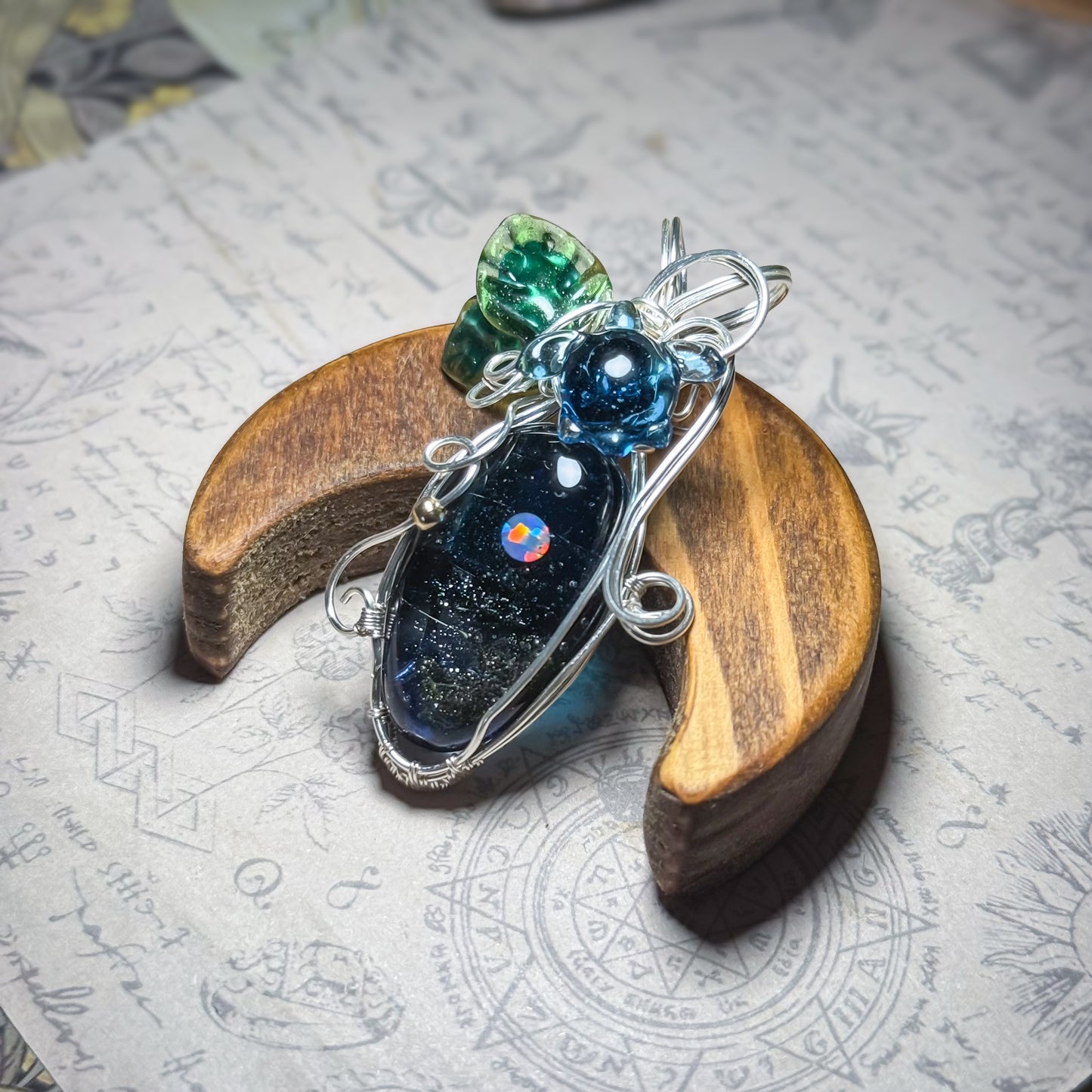 Wire-wrapped Pendant Moonlight Beach Guardian ~Sea Turtle~ #26241