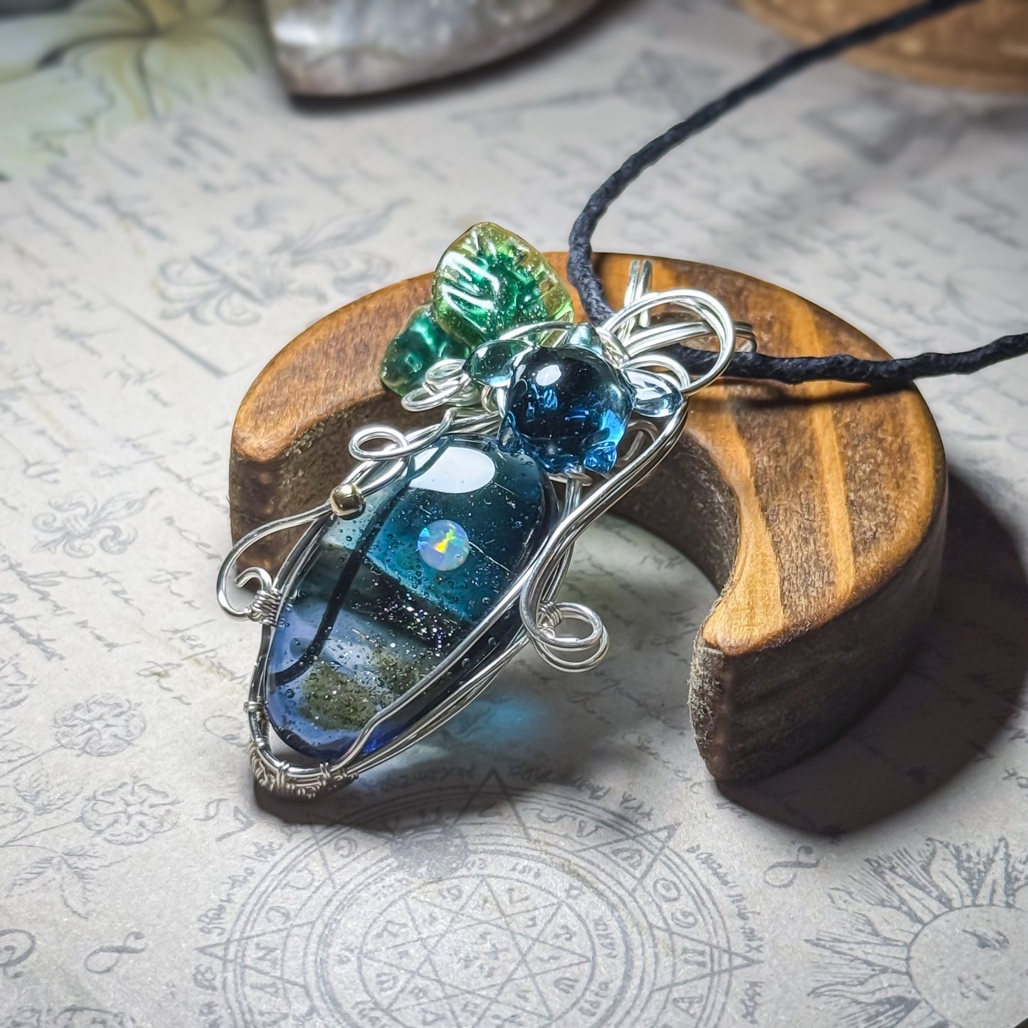 Wire-wrapped Pendant Moonlight Beach Guardian ~Sea Turtle~ #26241