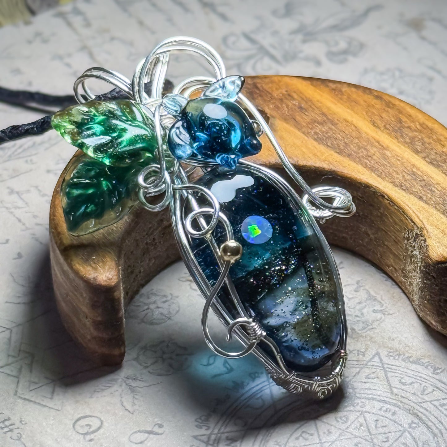 Wire-wrapped Pendant Moonlight Beach Guardian ~Sea Turtle~ #26241