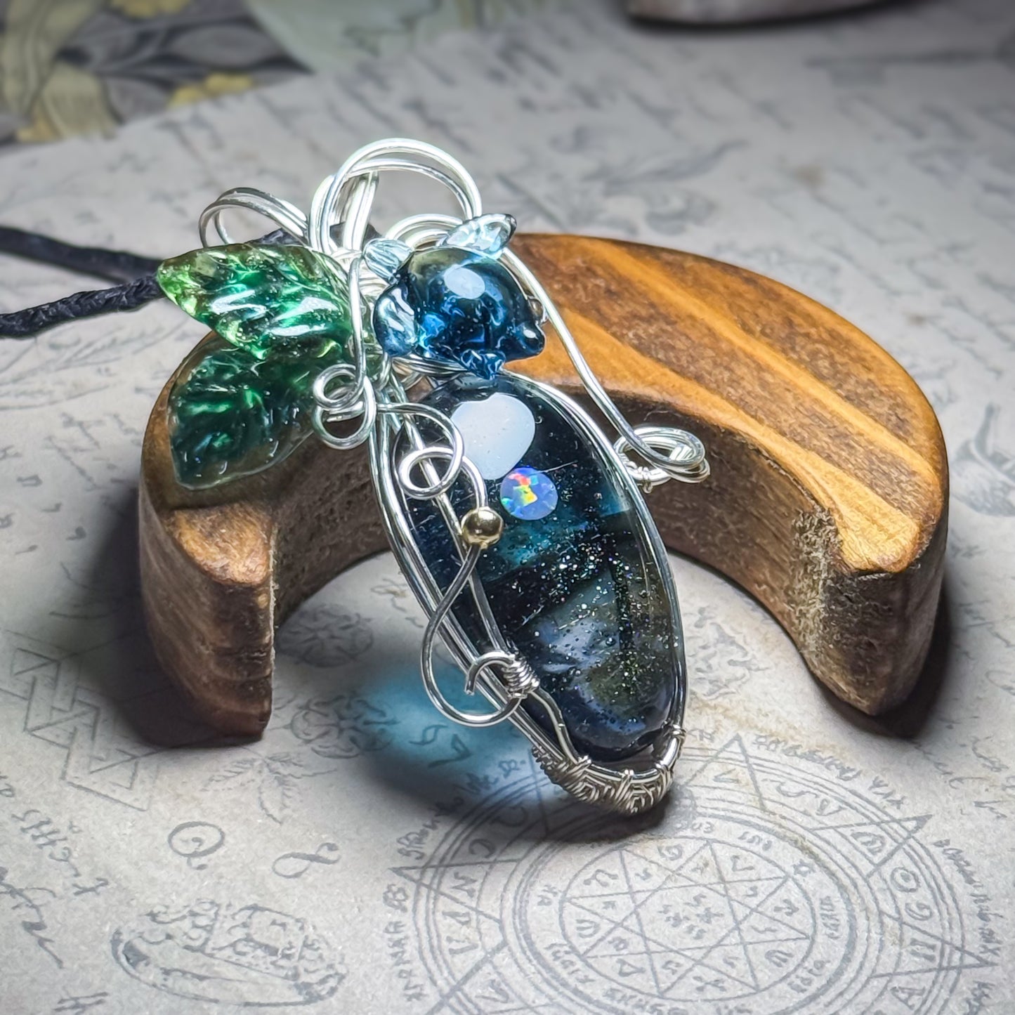 Wire-wrapped Pendant Moonlight Beach Guardian ~Sea Turtle~ #26241